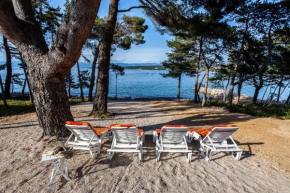Гостиница Apartments Mare & Mons Deluxe  Малинска-Дубашница